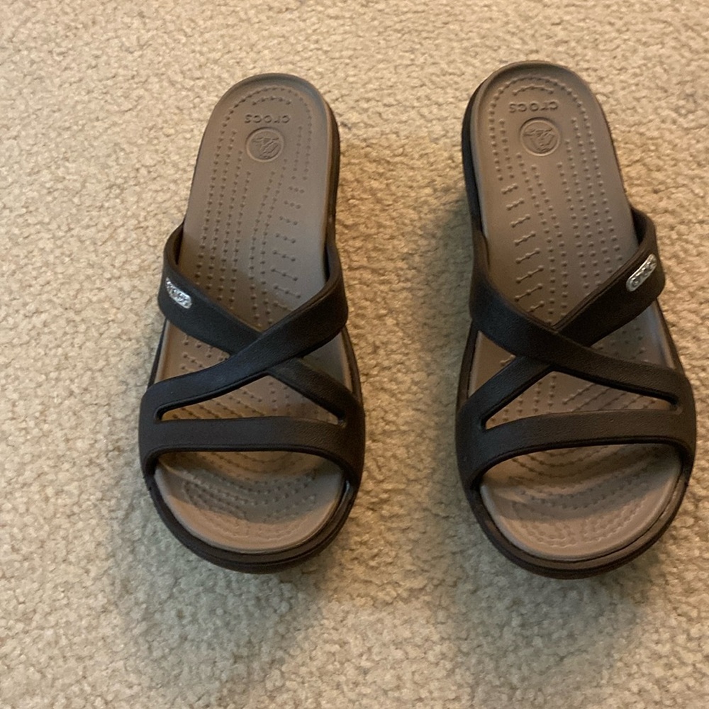 Crocs Patricia II wedge size 5